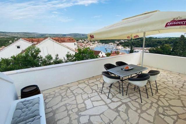 Sea-Views Brazza Apartments With Private Pool Милна Экстерьер фото